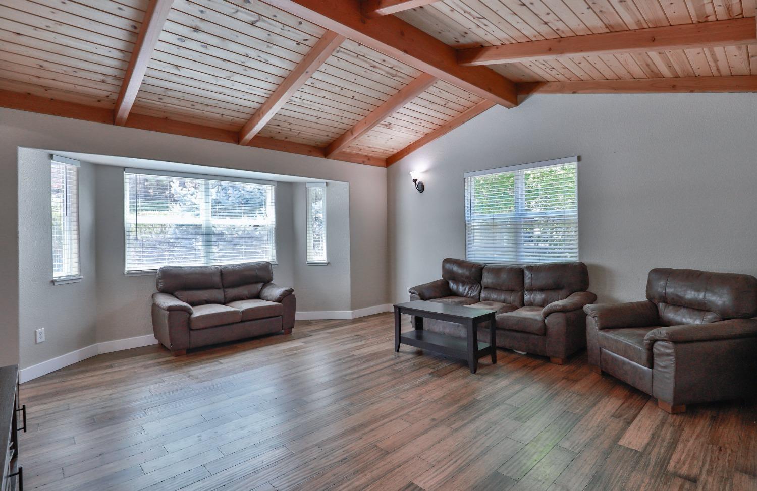 Detail Gallery Image 12 of 33 For 3099 Degolia St, Placerville,  CA 95667 - 3 Beds | 2/1 Baths