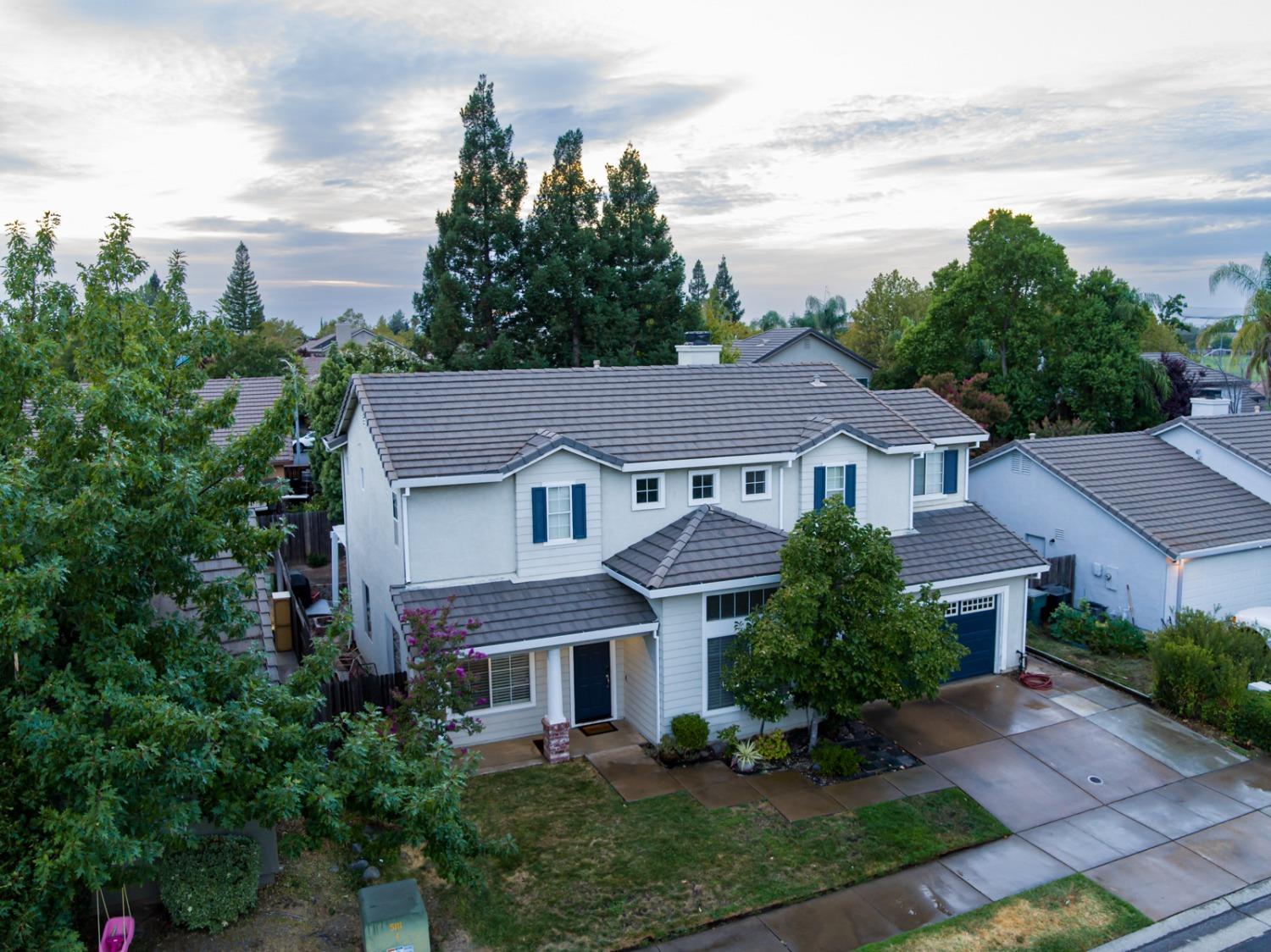 Detail Gallery Image 2 of 23 For 117 Montgomery, Roseville,  CA 95678 - 4 Beds | 3 Baths