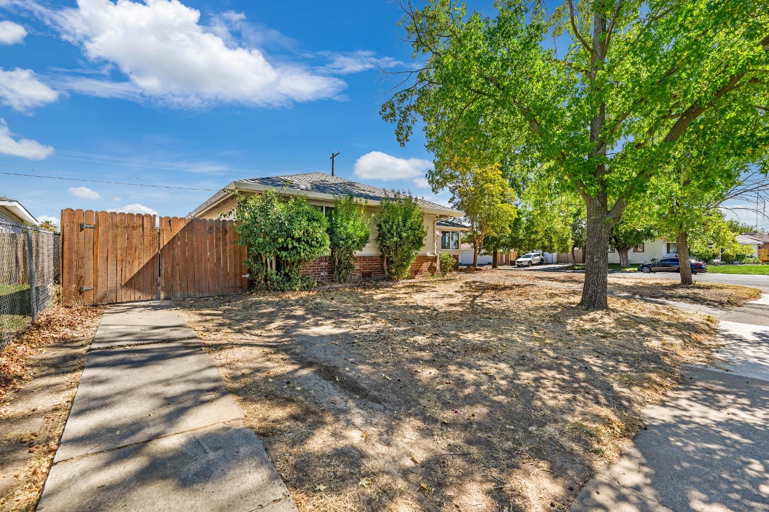 Detail Gallery Image 36 of 36 For 6783 Middlecoff Way, Sacramento,  CA 95822 - 4 Beds | 3 Baths