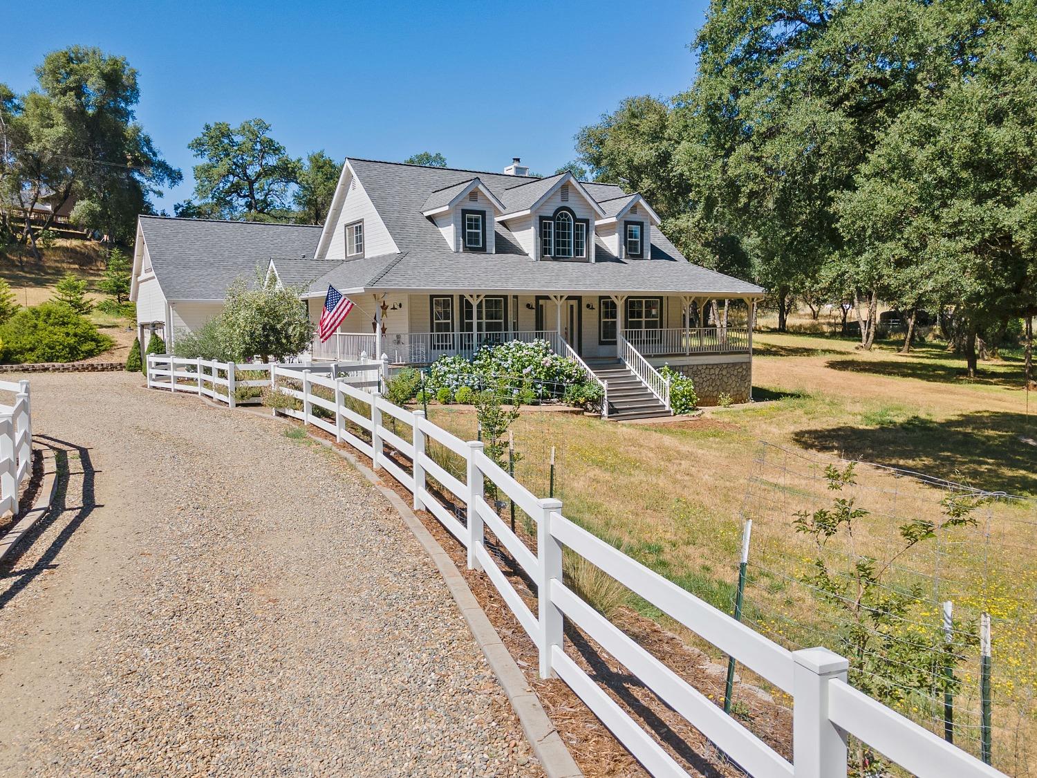 Detail Gallery Image 1 of 65 For 1640 Pilgrim Way, Placerville,  CA 95667 - 4 Beds | 3/1 Baths