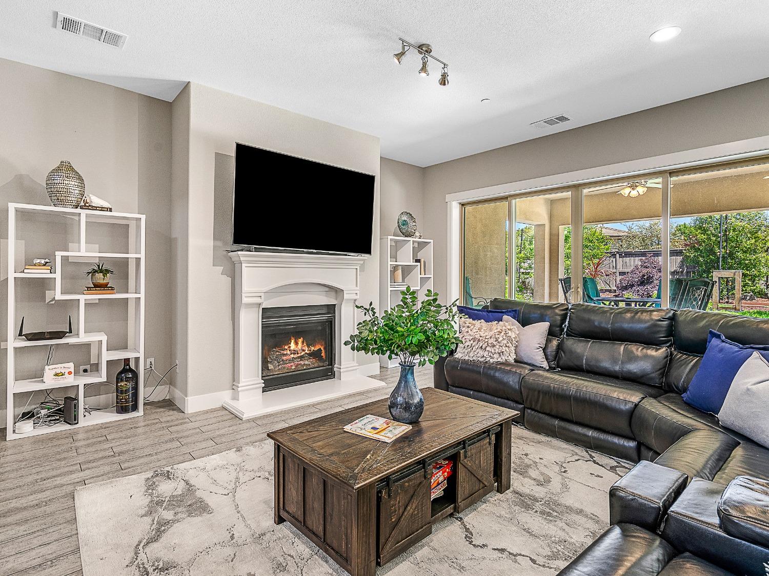 Detail Gallery Image 44 of 54 For 2561 Orsay Way, El Dorado Hills,  CA 95762 - 4 Beds | 3/2 Baths