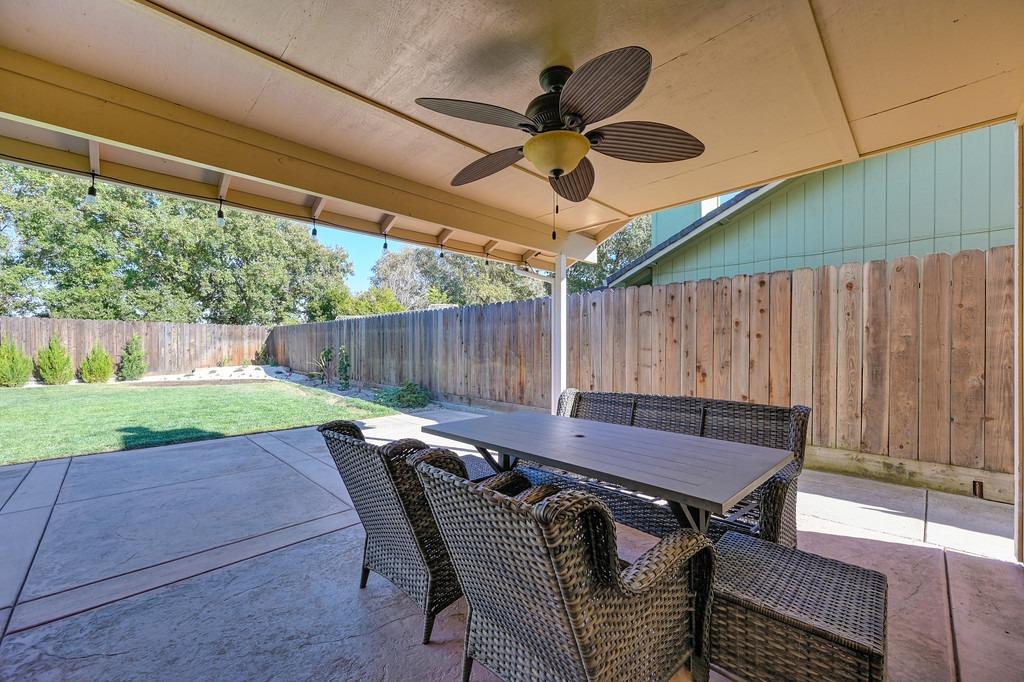 Detail Gallery Image 45 of 58 For 9917 Falcon Meadow Dr, Elk Grove,  CA 95624 - 3 Beds | 2 Baths