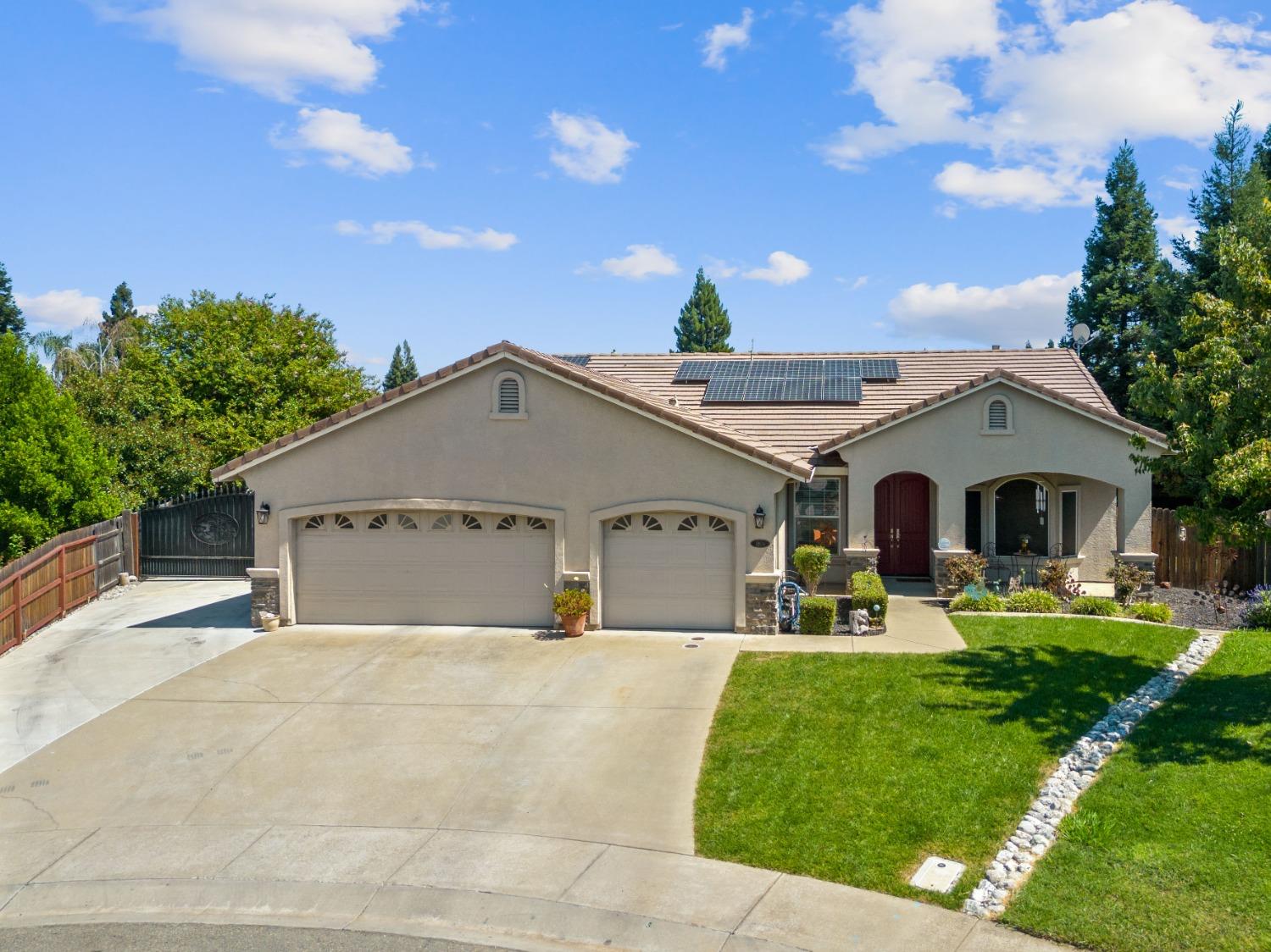 Detail Gallery Image 1 of 40 For 1809 Rolling Rock Ct, Yuba City,  CA 95993 - 3 Beds | 2 Baths