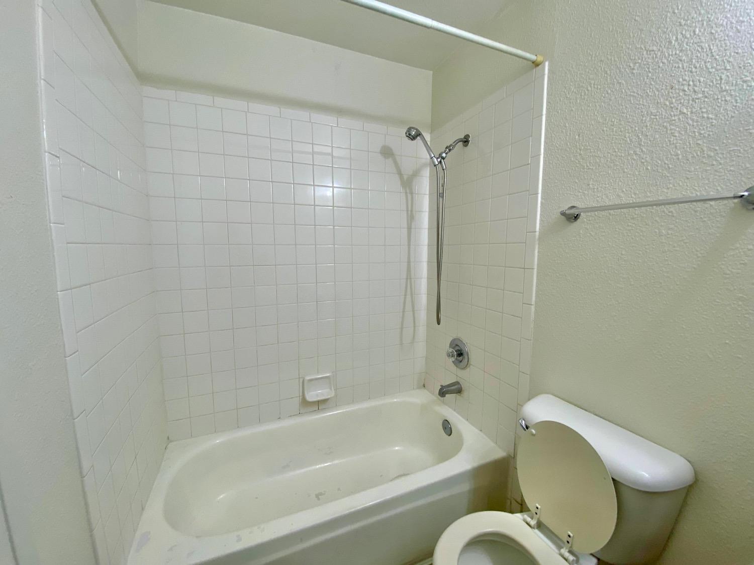 Detail Gallery Image 19 of 20 For 408 E Bianchi Rd #2,  Stockton,  CA 95207 - 2 Beds | 1 Baths