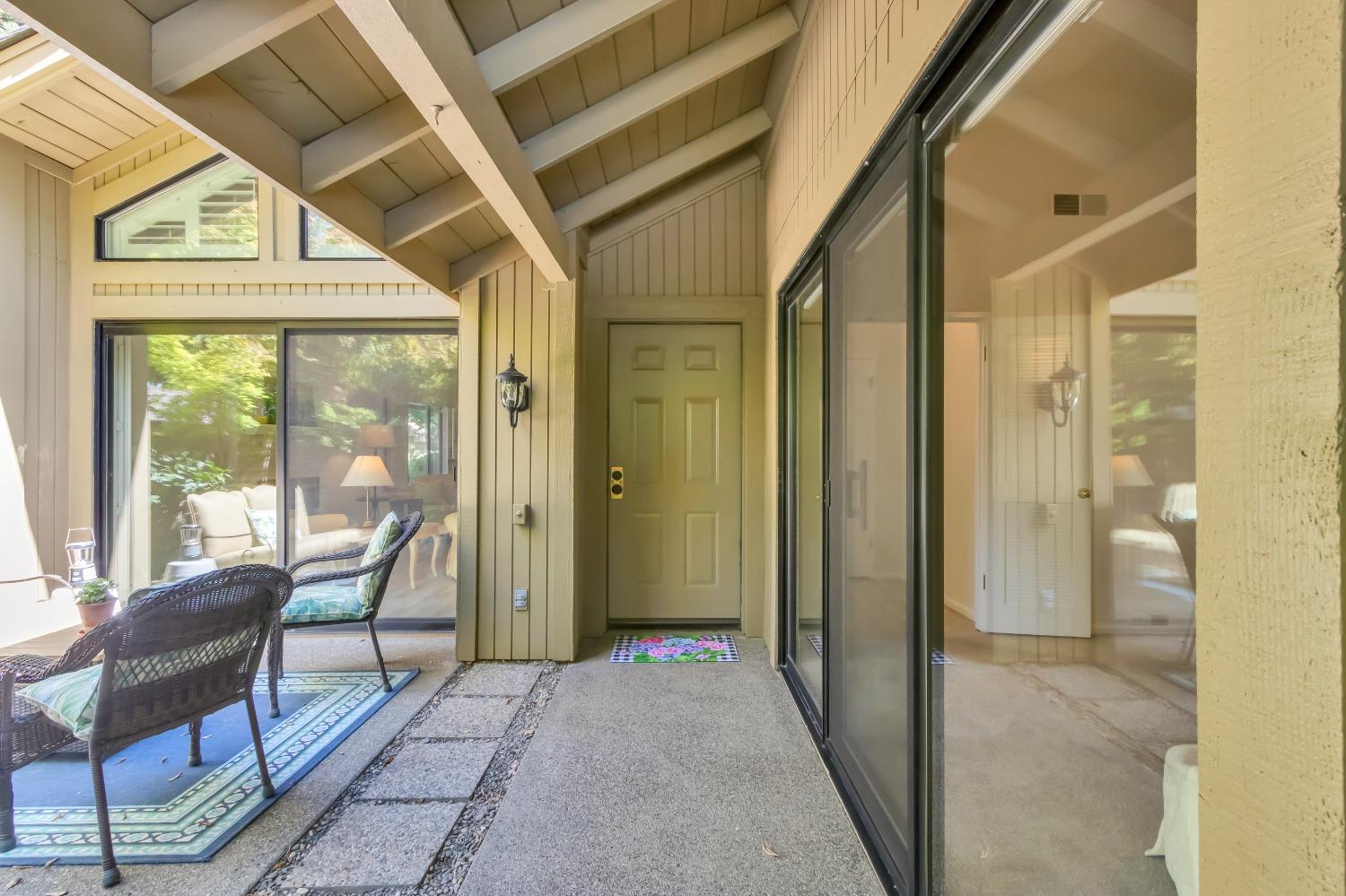 Detail Gallery Image 9 of 66 For 2163 Promontory Point Ln, Gold River,  CA 95670 - 2 Beds | 2 Baths