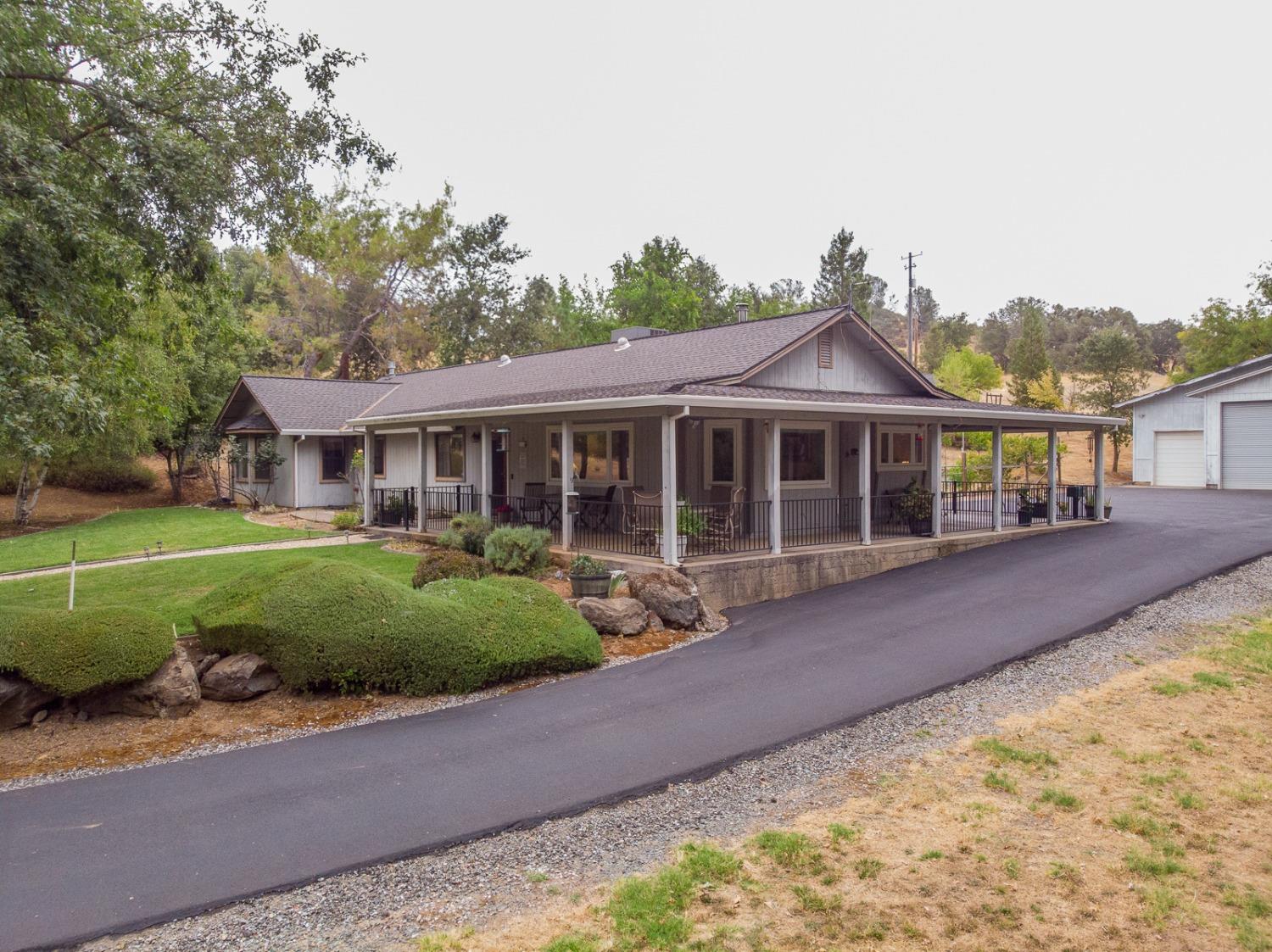 Detail Gallery Image 1 of 1 For 2123 Lotus Rd, Placerville,  CA 95667 - 4 Beds | 3 Baths