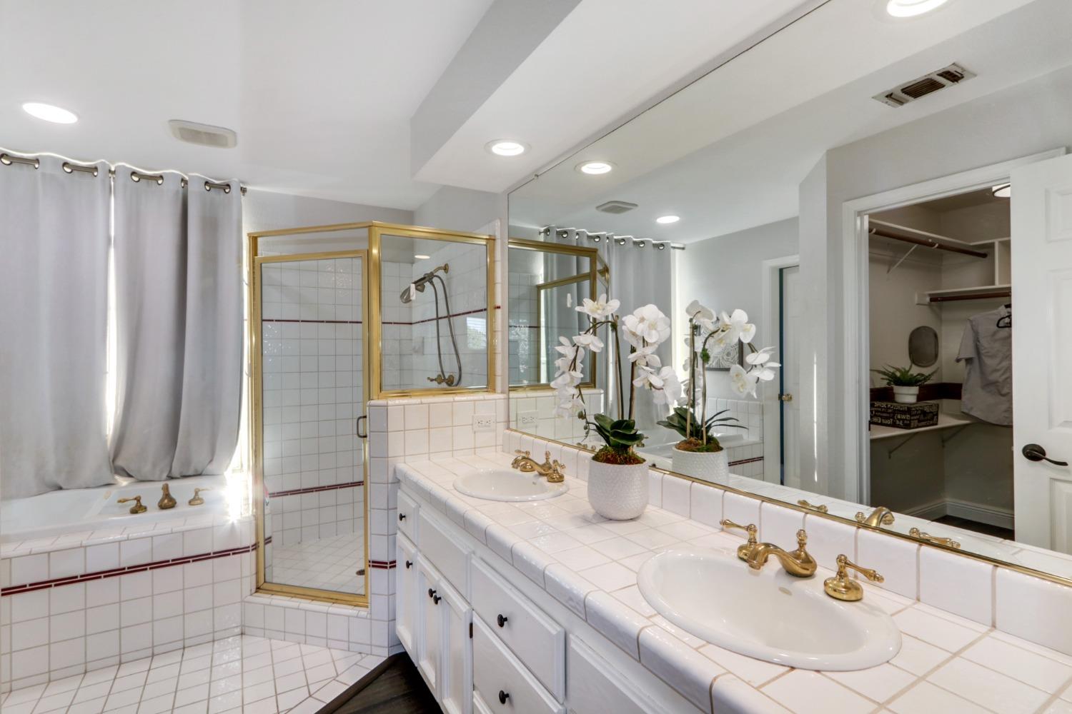 Detail Gallery Image 25 of 44 For 1107 Creek Ridge Ct, Roseville,  CA 95747 - 5 Beds | 2/1 Baths