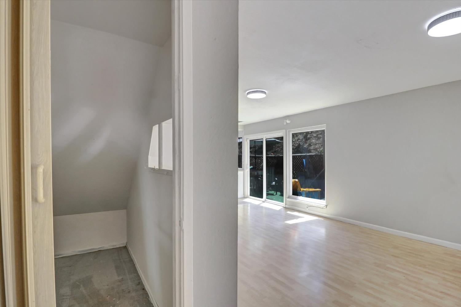 Detail Gallery Image 12 of 34 For 1084 Parkside Dr, Richmond,  CA 94803 - 3 Beds | 1/1 Baths