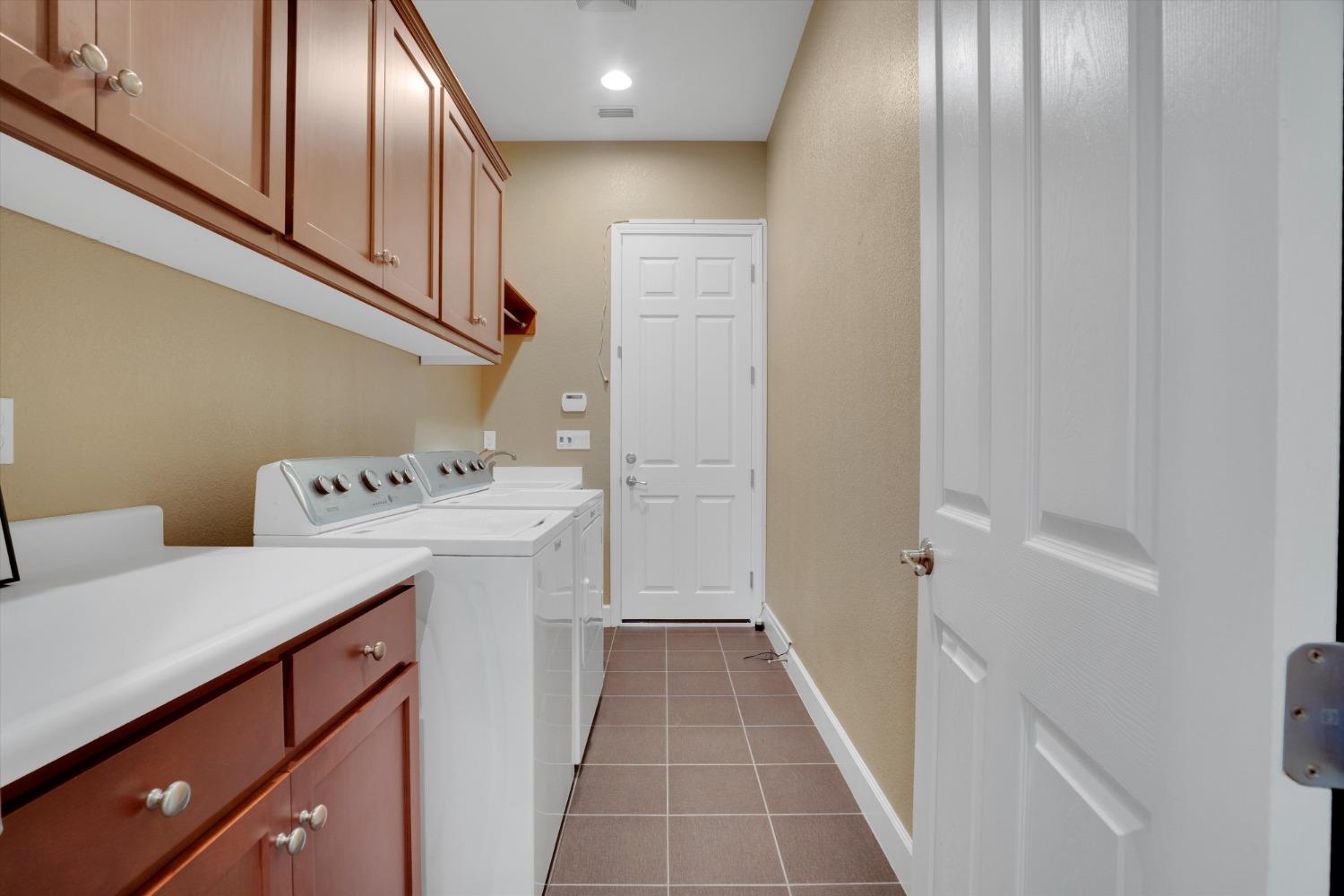 Detail Gallery Image 12 of 50 For 2554 Sugar Creek, Manteca,  CA 95336 - 3 Beds | 2/1 Baths