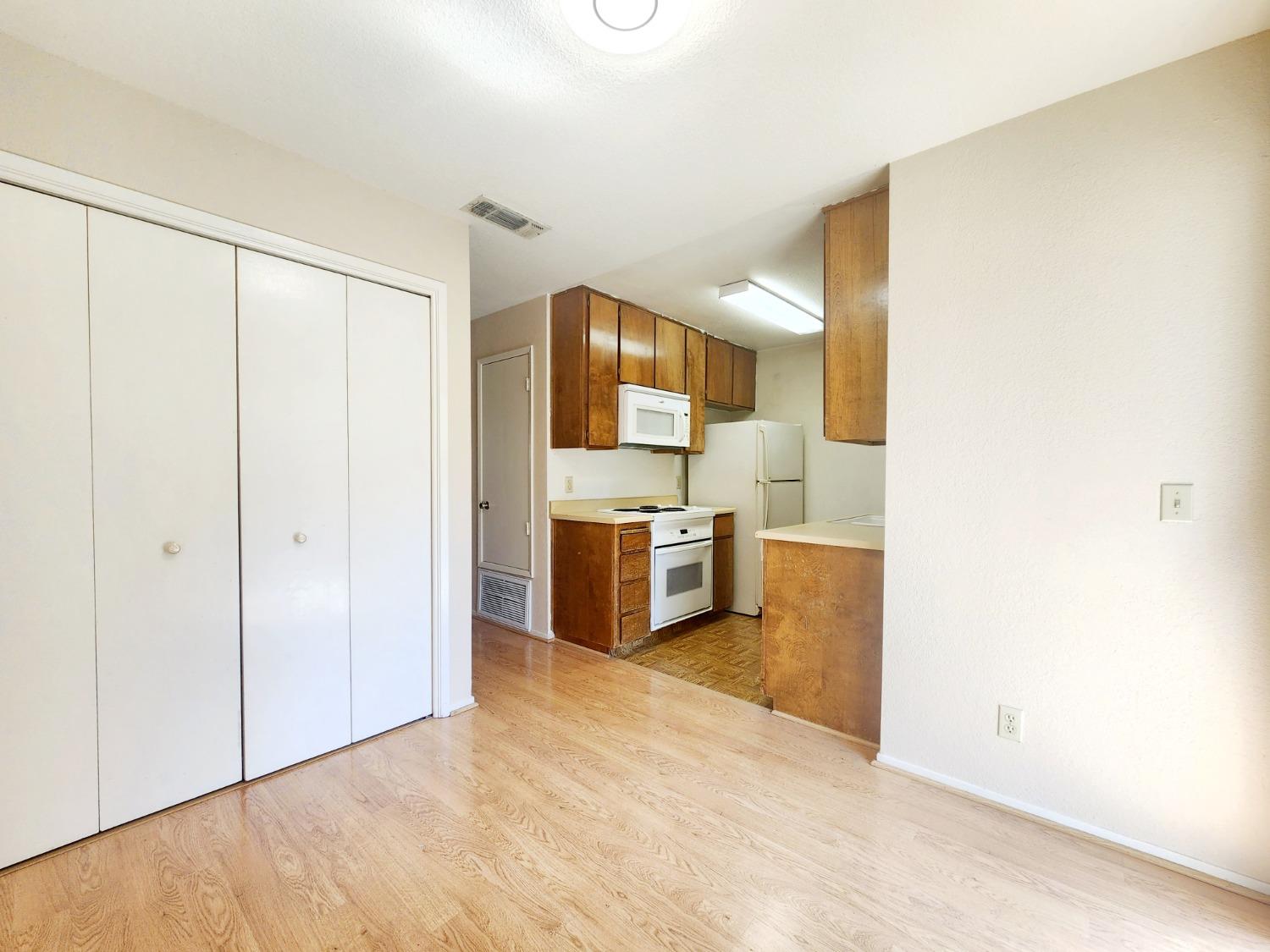 Detail Gallery Image 7 of 16 For 9157 Newhall Dr #91,  Sacramento,  CA 95826 - 2 Beds | 1 Baths