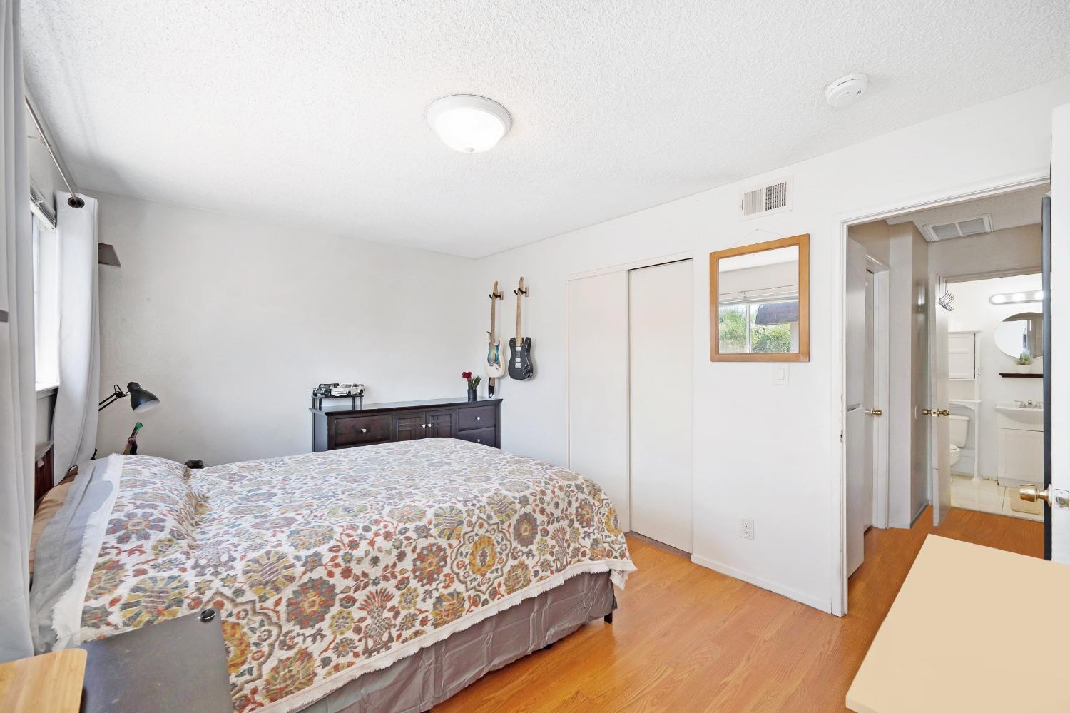 Detail Gallery Image 6 of 13 For 5626 Hillsdale Blvd a,  Sacramento,  CA 95842 - 2 Beds | 1/1 Baths