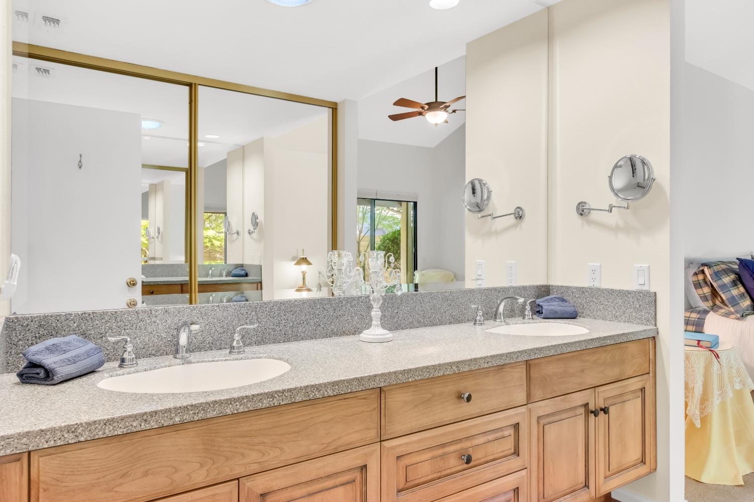 Detail Gallery Image 36 of 66 For 2163 Promontory Point Ln, Gold River,  CA 95670 - 2 Beds | 2 Baths