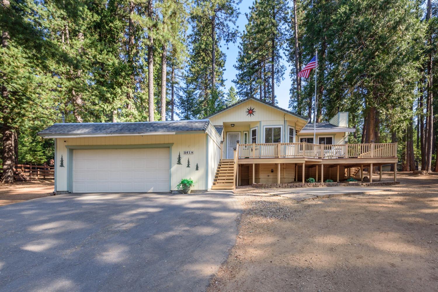 Detail Gallery Image 1 of 20 For 5618 Lupin Ln, Pollock Pines,  CA 95726 - 3 Beds | 2 Baths