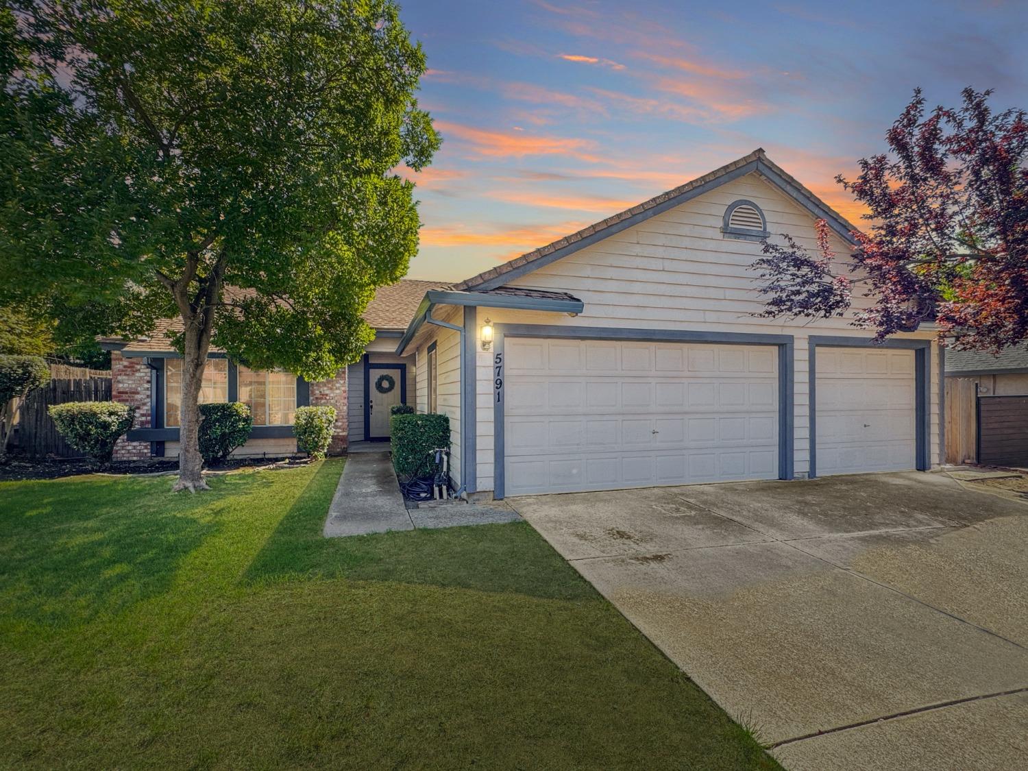 Detail Gallery Image 1 of 1 For 5791 Summit Dr, Rocklin,  CA 95765 - 3 Beds | 2 Baths