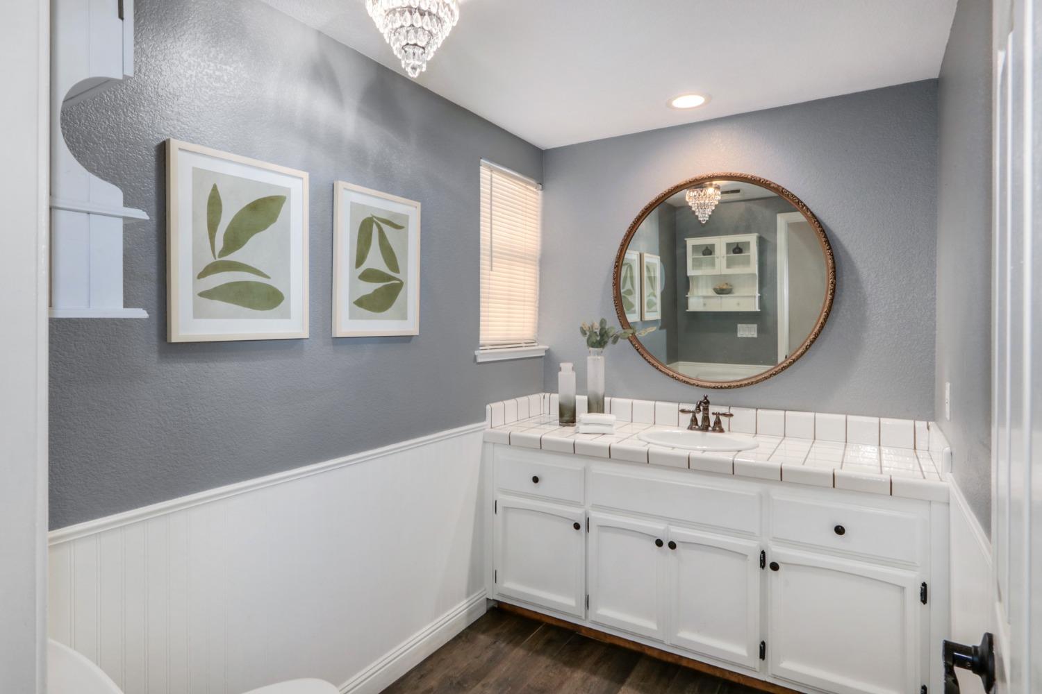 Detail Gallery Image 36 of 44 For 1107 Creek Ridge Ct, Roseville,  CA 95747 - 5 Beds | 2/1 Baths