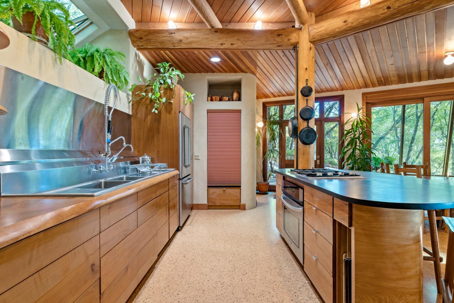 Detail Gallery Image 3 of 99 For 26630 Feather Ct, Nevada City,  CA 95959 - 5 Beds | 4/2 Baths