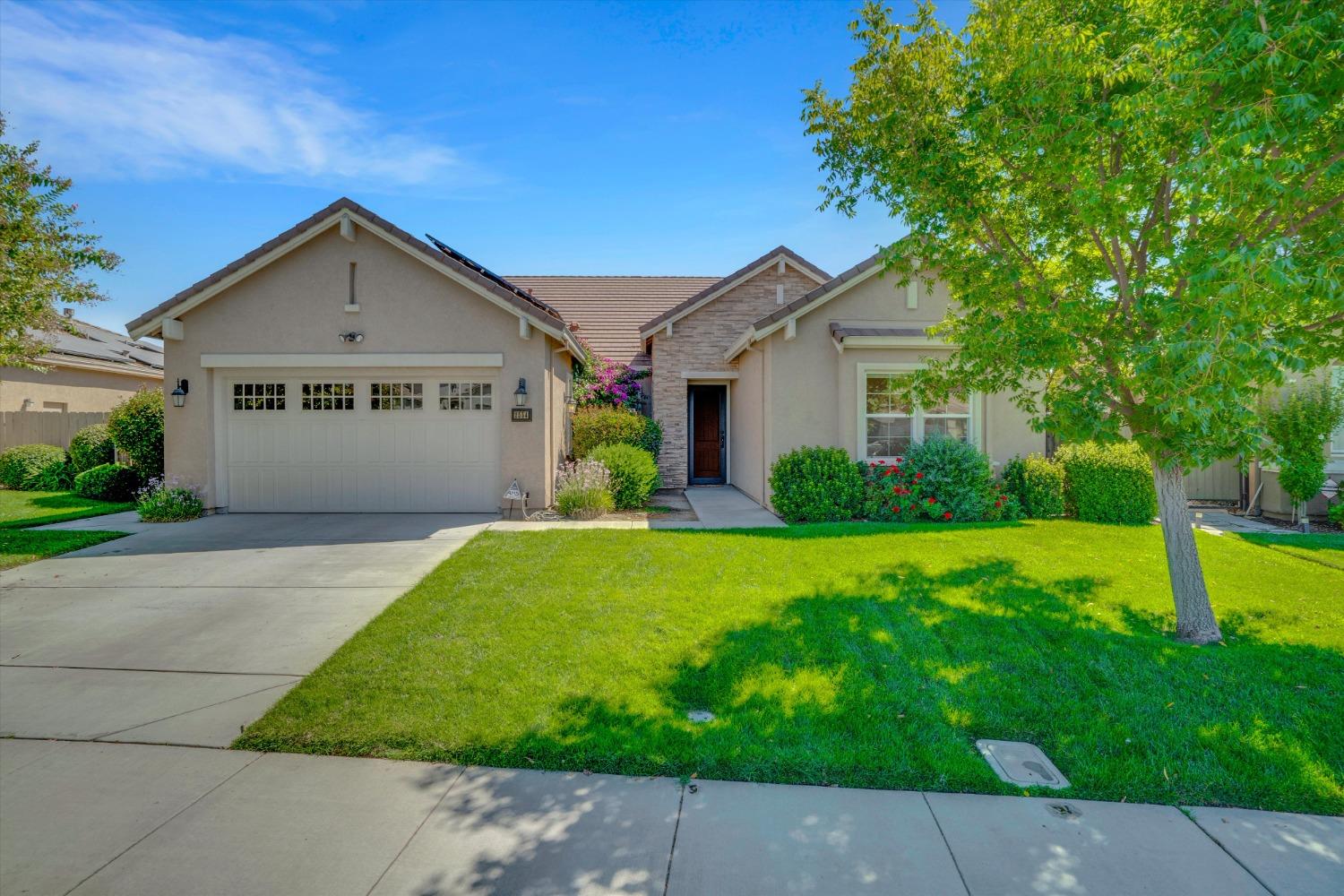 Detail Gallery Image 3 of 50 For 2554 Sugar Creek, Manteca,  CA 95336 - 3 Beds | 2/1 Baths