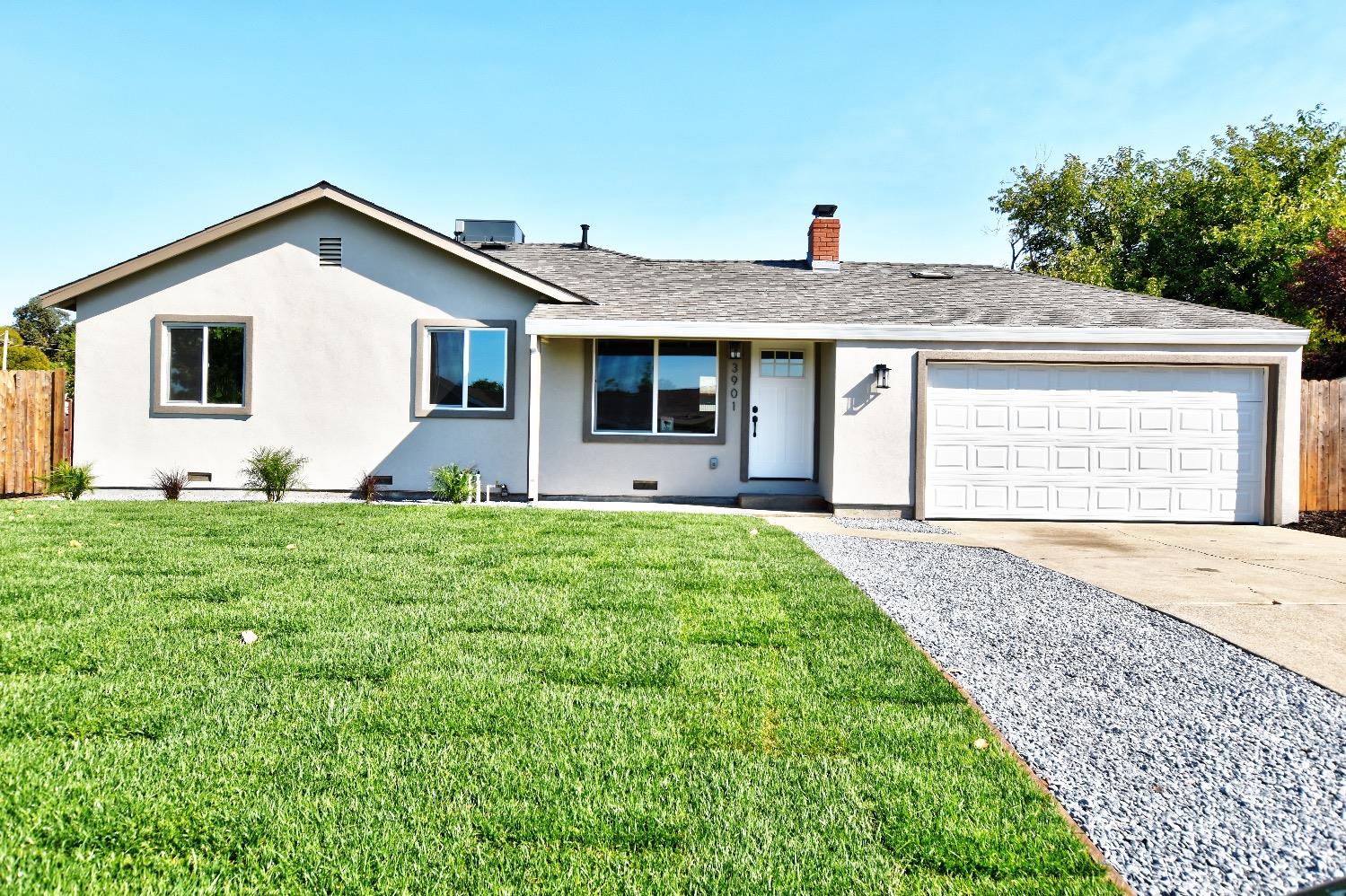 Detail Gallery Image 1 of 1 For 3901 Winona Way, North Highlands,  CA 95660 - 3 Beds | 2 Baths