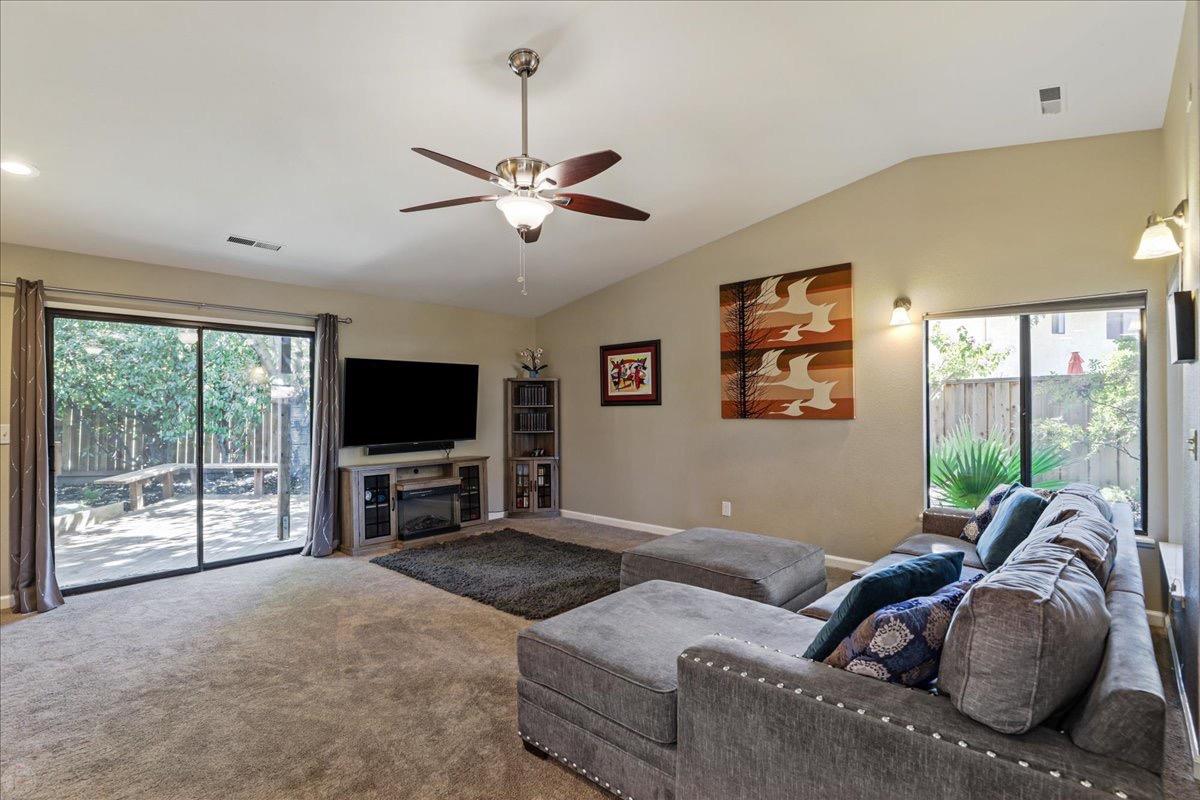 Detail Gallery Image 14 of 62 For 2120 Eastwood Ct, Modesto,  CA 95355 - 4 Beds | 2 Baths