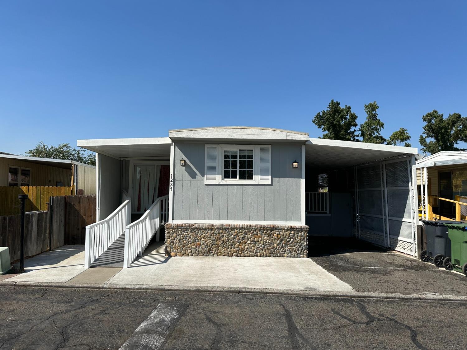 Detail Gallery Image 1 of 1 For 1227 Magic Sands Way, Turlock,  CA 95380 - 3 Beds | 1 Baths