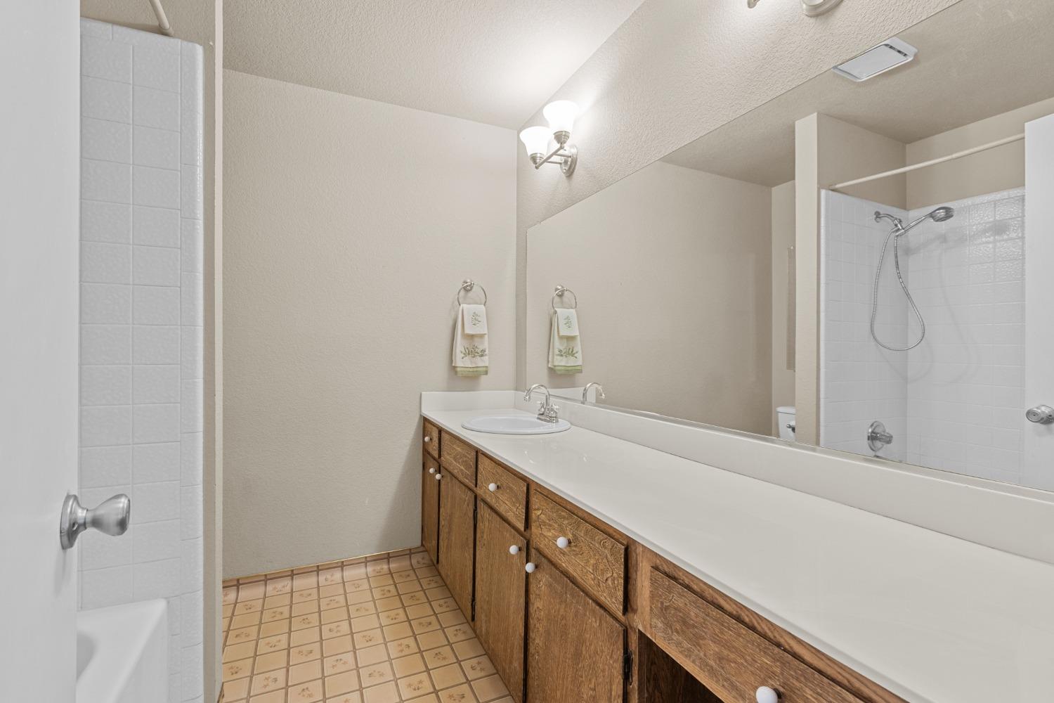 Detail Gallery Image 15 of 34 For 2445 Angel Dr, Stockton,  CA 95209 - 3 Beds | 2 Baths