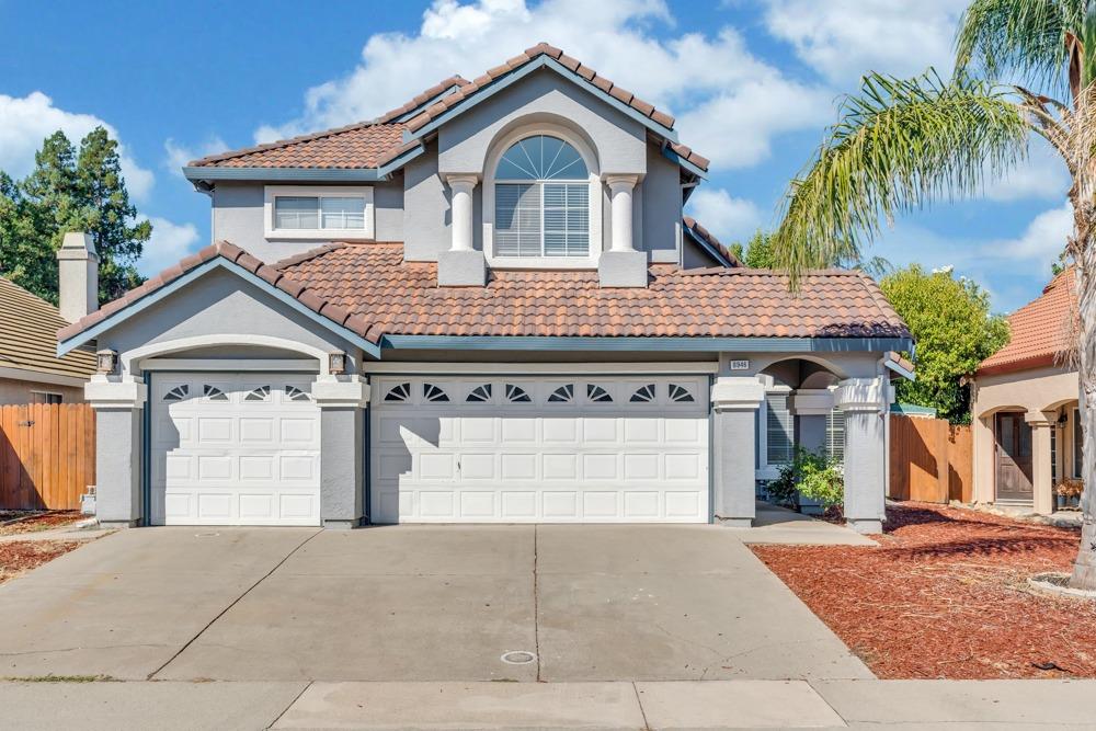 Detail Gallery Image 1 of 59 For 8946 White Star Way, Elk Grove,  CA 95758 - 4 Beds | 2/1 Baths