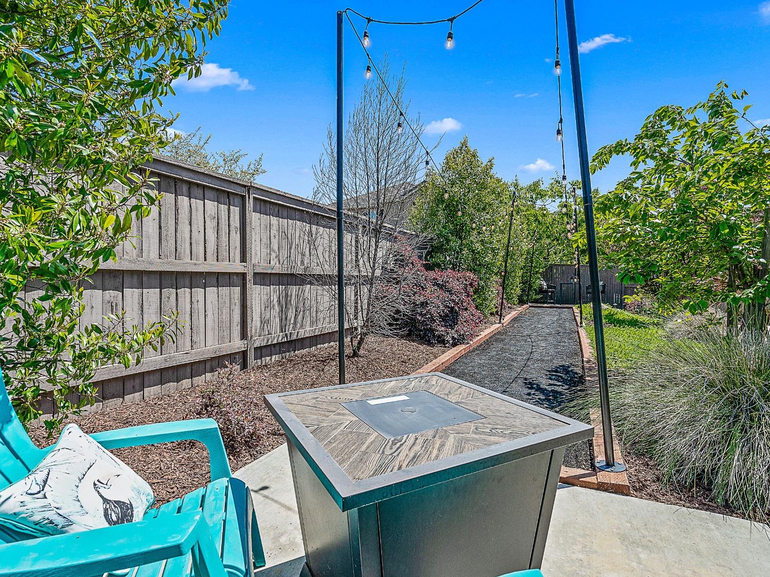 Detail Gallery Image 34 of 54 For 2561 Orsay Way, El Dorado Hills,  CA 95762 - 4 Beds | 3/2 Baths