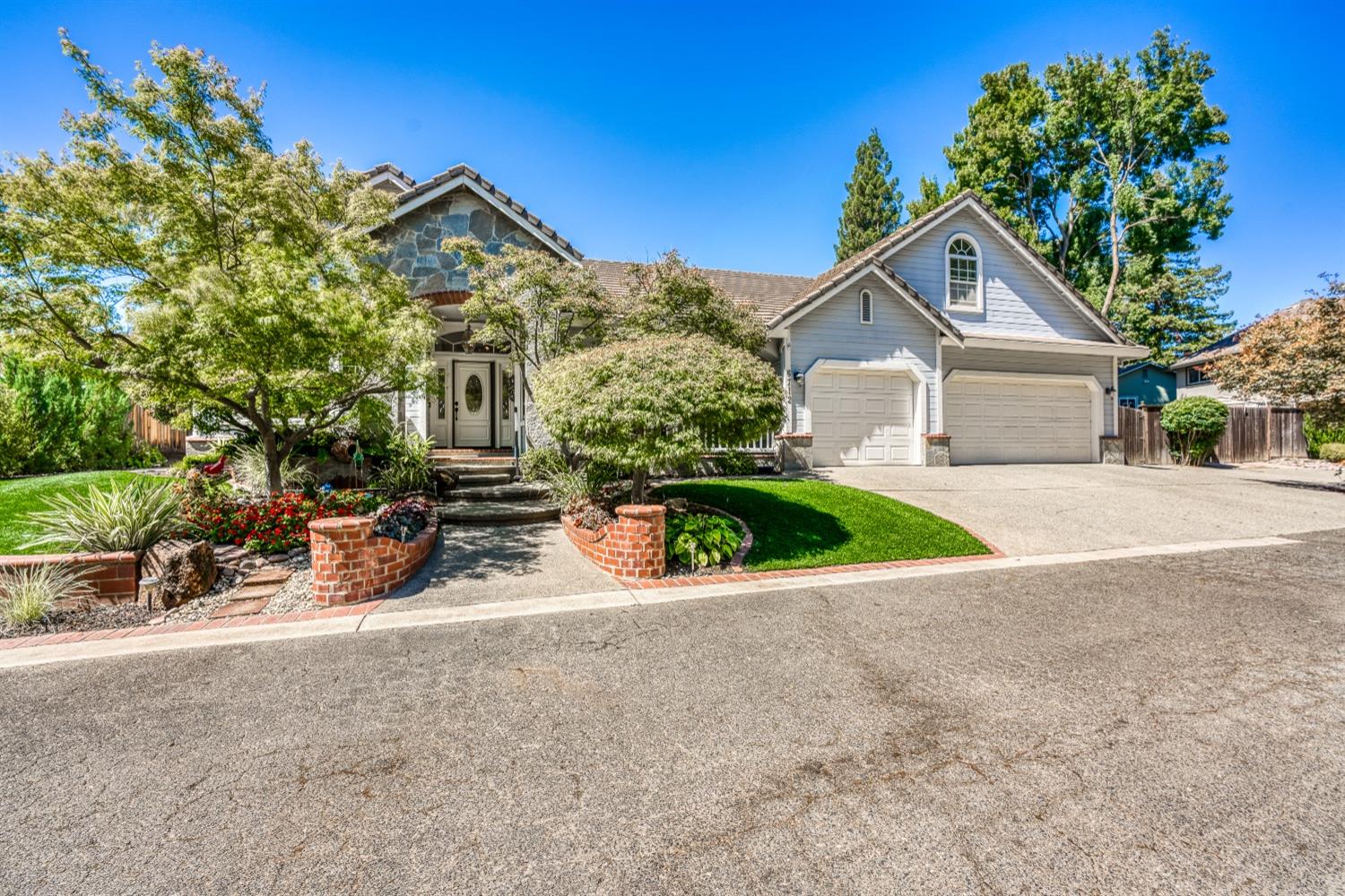 Detail Gallery Image 1 of 1 For 6712 Panorama Dr, Citrus Heights,  CA 95621 - 3 Beds | 2/1 Baths