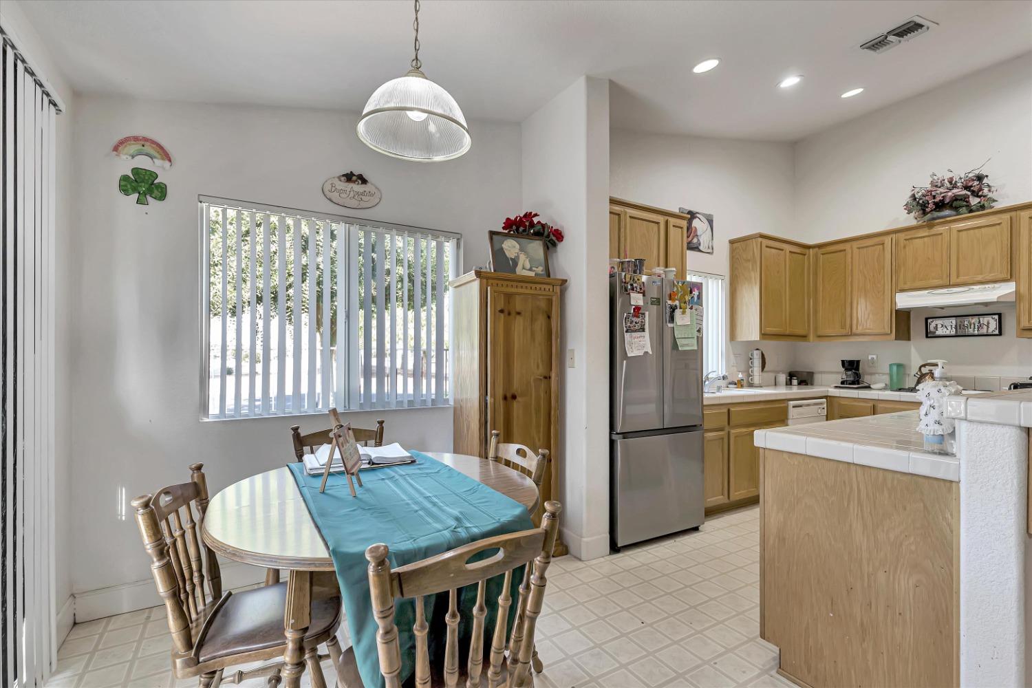 Detail Gallery Image 18 of 30 For 12515 Prairie Dunes Cir, Chowchilla,  CA 93610 - 4 Beds | 2 Baths