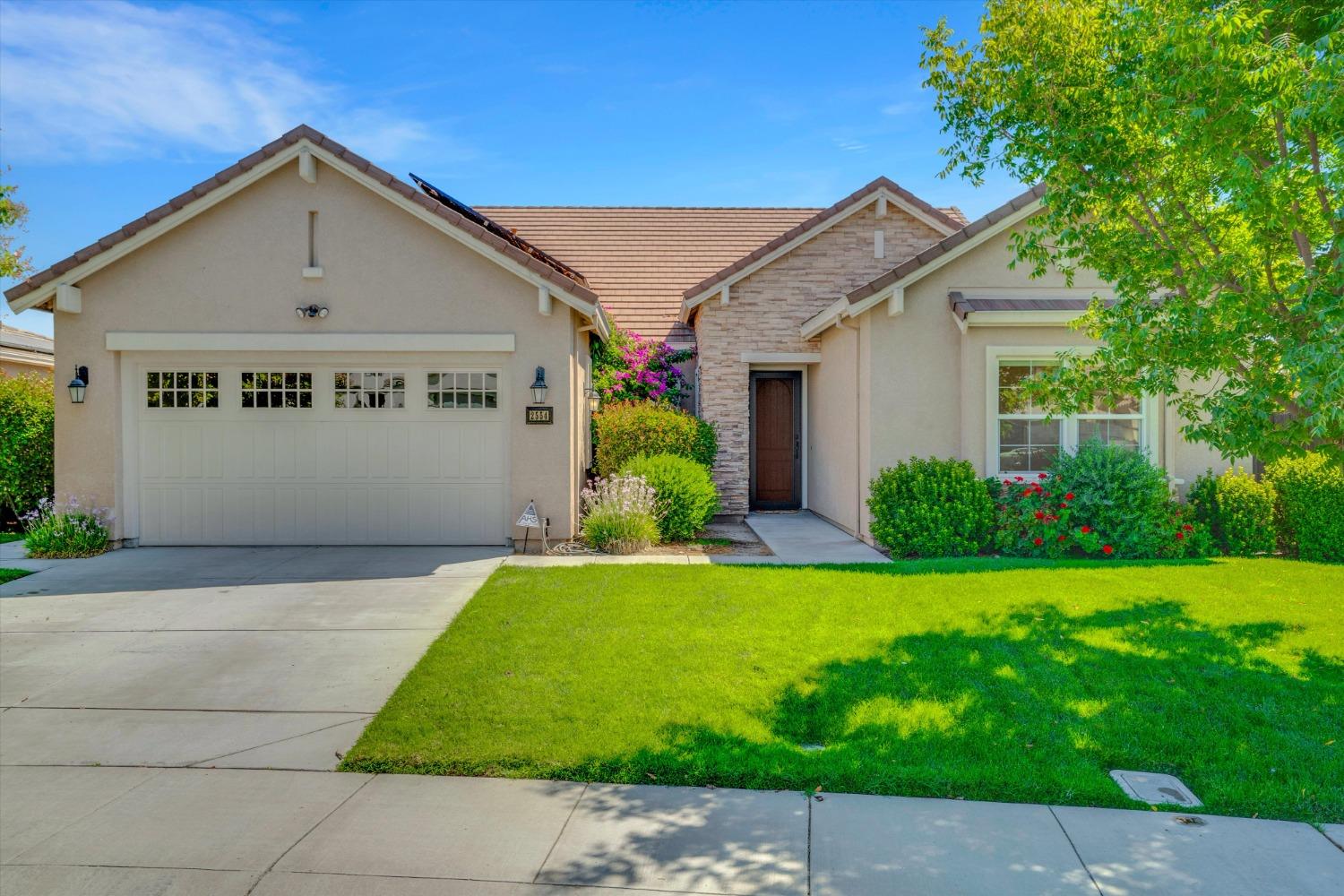 Detail Gallery Image 2 of 50 For 2554 Sugar Creek, Manteca,  CA 95336 - 3 Beds | 2/1 Baths