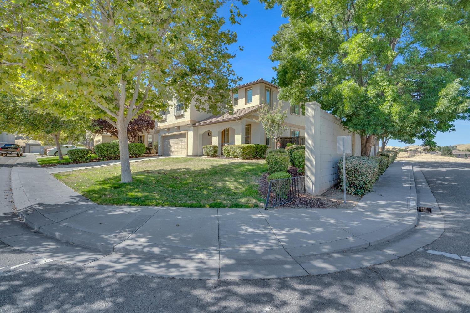 Detail Gallery Image 12 of 66 For 9569 California Oak Cir, Patterson,  CA 95363 - 4 Beds | 2/1 Baths