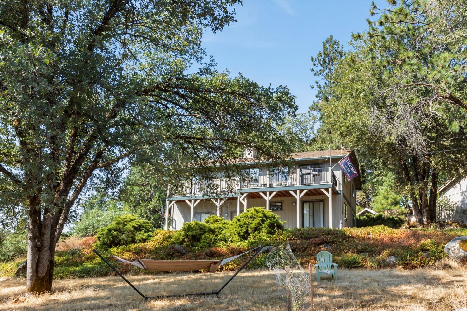 Detail Gallery Image 3 of 39 For 18963 Connie Dr, Grass Valley,  CA 95949 - 3 Beds | 2 Baths