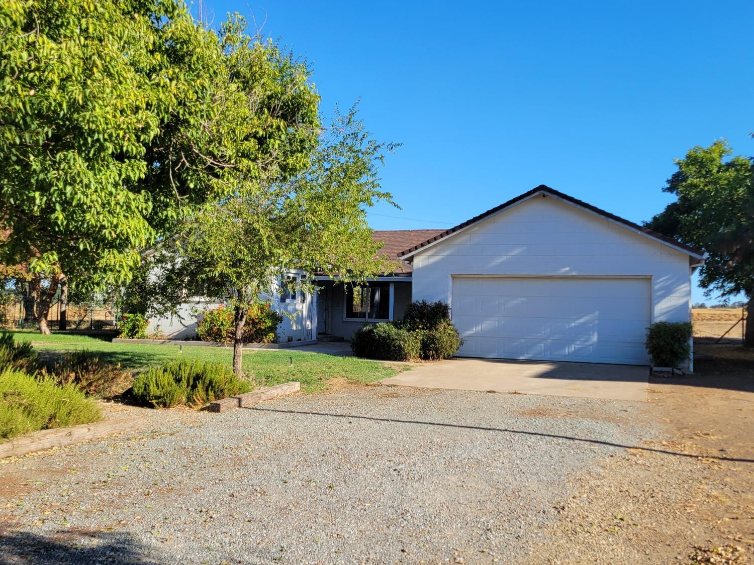 Detail Gallery Image 1 of 5 For 11636 Shelton Rd, Valley Springs,  CA 95252 - 3 Beds | 2 Baths