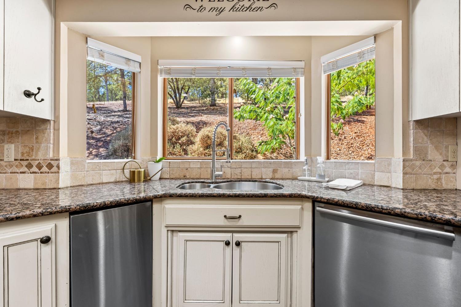 Detail Gallery Image 18 of 55 For 5105 Glory View Dr, Placerville,  CA 95667 - 4 Beds | 2/2 Baths