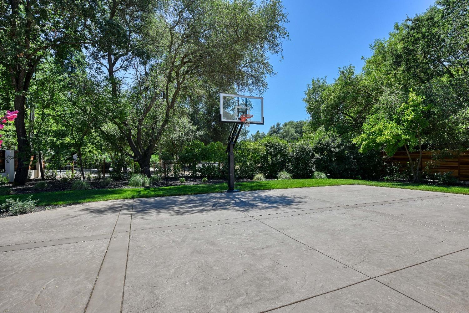 Detail Gallery Image 65 of 86 For 6515 Grant Ave, Carmichael,  CA 95608 - 6 Beds | 4/1 Baths