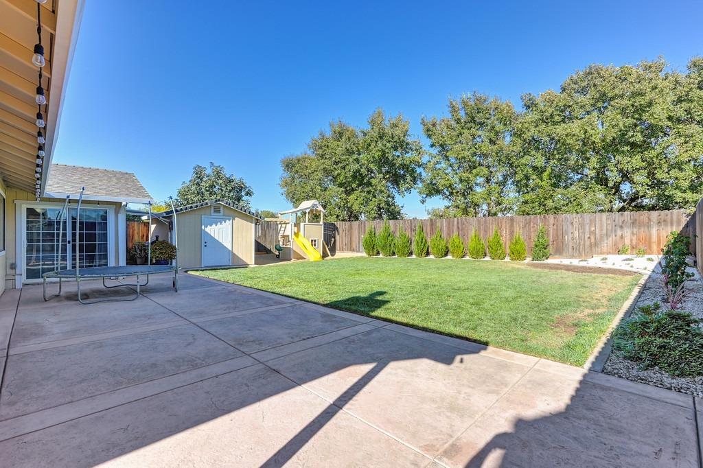 Detail Gallery Image 52 of 58 For 9917 Falcon Meadow Dr, Elk Grove,  CA 95624 - 3 Beds | 2 Baths