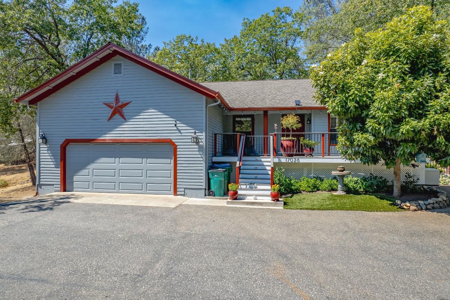 Detail Gallery Image 1 of 1 For 17028 Oscar Dr, Grass Valley,  CA 95949 - 3 Beds | 2 Baths