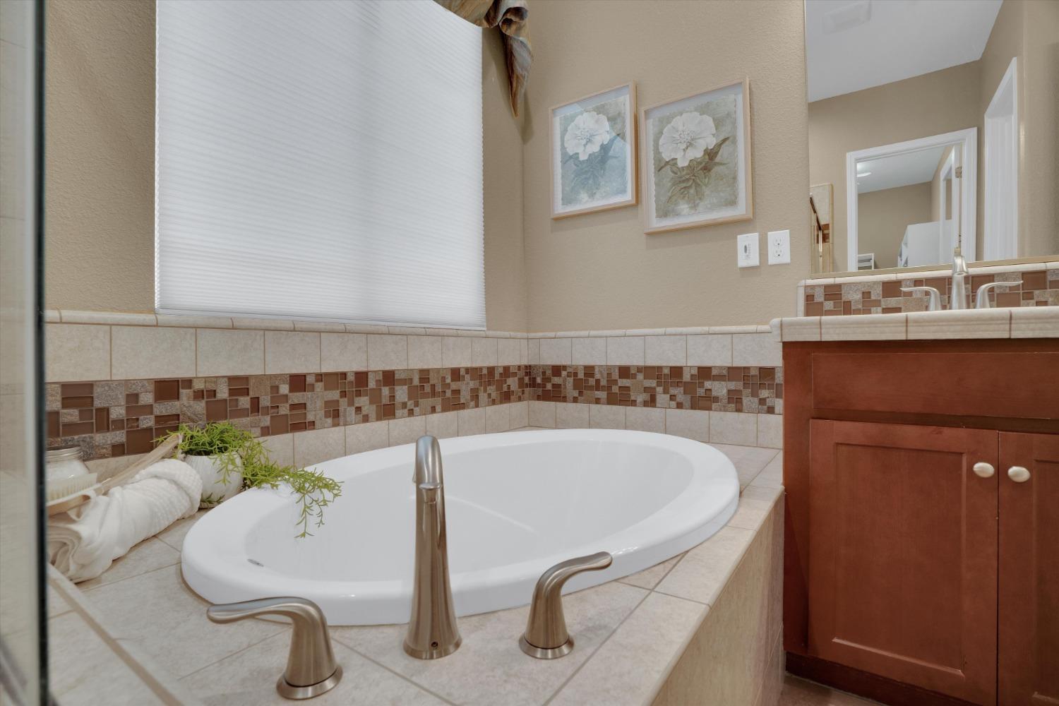 Detail Gallery Image 34 of 50 For 2554 Sugar Creek, Manteca,  CA 95336 - 3 Beds | 2/1 Baths