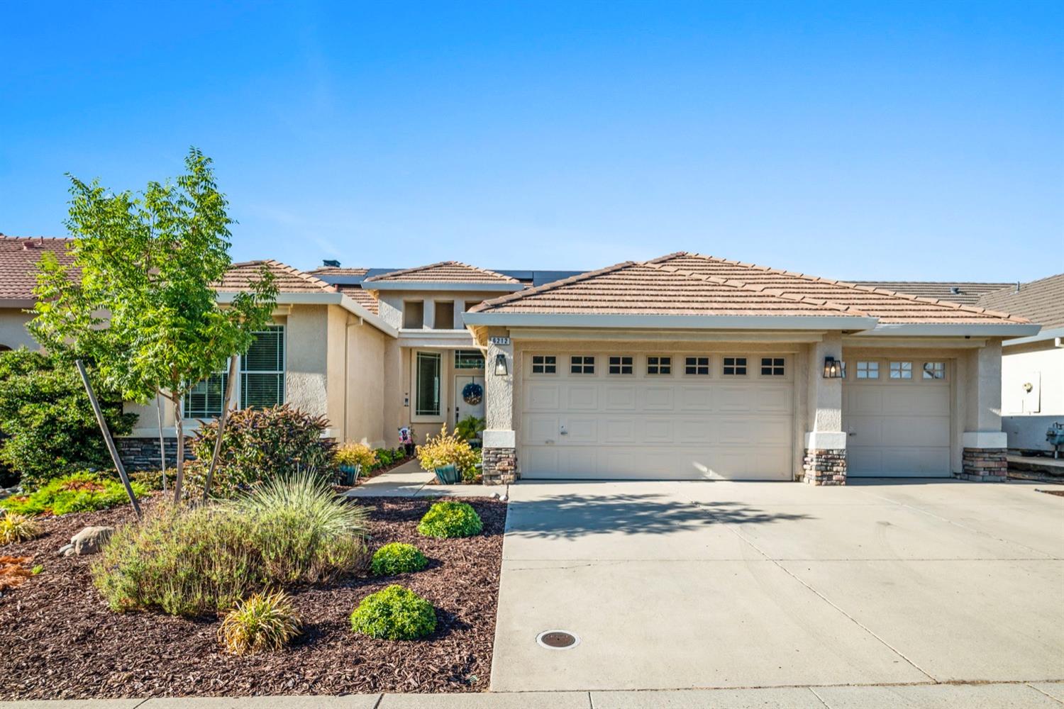 Detail Gallery Image 1 of 37 For 6212 Night Ridge Way, Rocklin,  CA 95765 - 3 Beds | 2 Baths