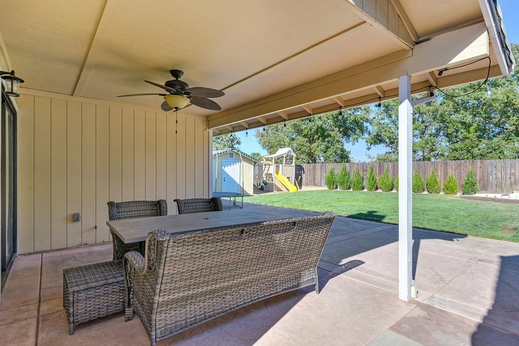 Detail Gallery Image 46 of 58 For 9917 Falcon Meadow Dr, Elk Grove,  CA 95624 - 3 Beds | 2 Baths