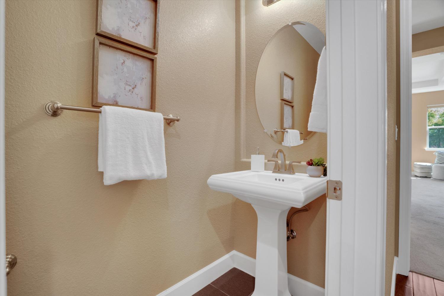 Detail Gallery Image 13 of 50 For 2554 Sugar Creek, Manteca,  CA 95336 - 3 Beds | 2/1 Baths