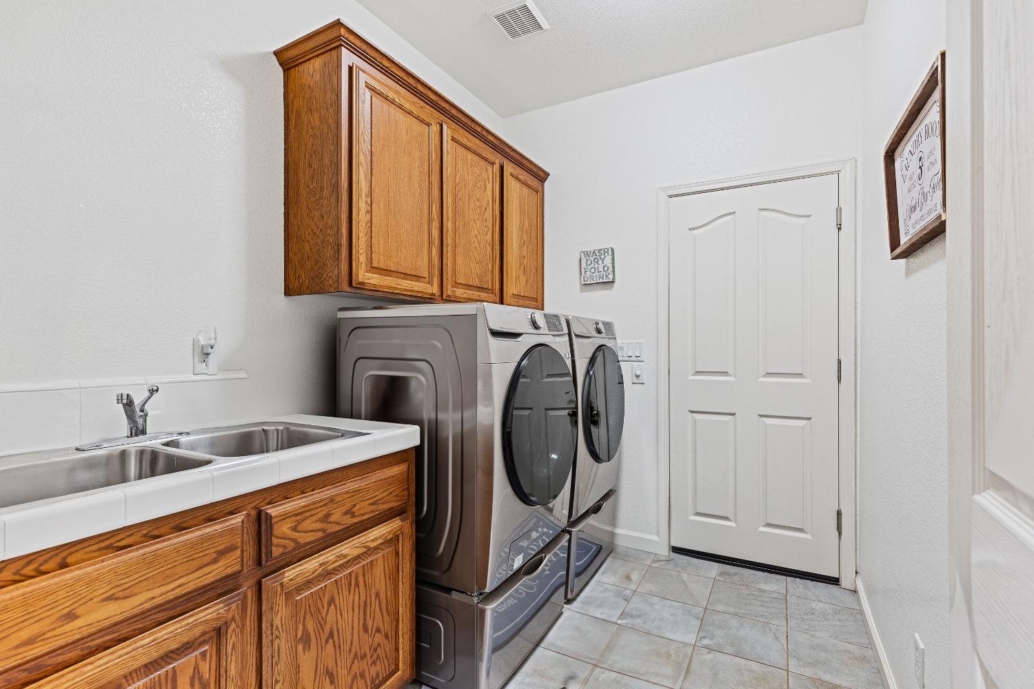 Detail Gallery Image 24 of 40 For 1809 Rolling Rock Ct, Yuba City,  CA 95993 - 3 Beds | 2 Baths