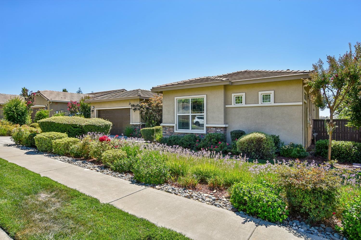 Detail Gallery Image 2 of 57 For 5571 Aspen Meadows Dr, El Dorado Hills,  CA 95762 - 3 Beds | 2/1 Baths