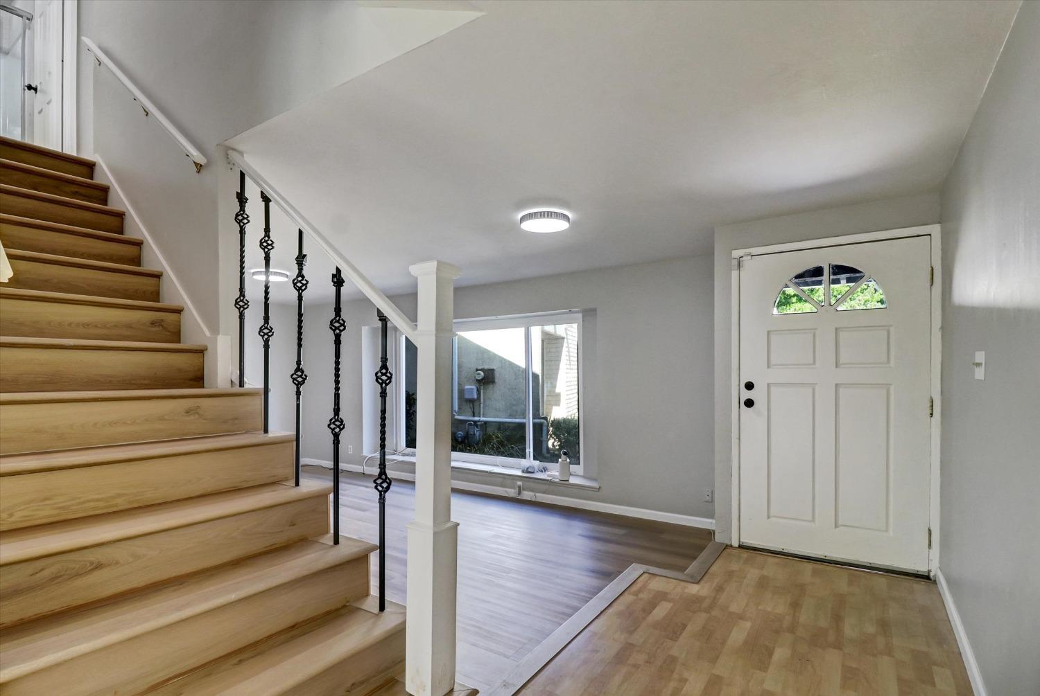 Detail Gallery Image 13 of 34 For 1084 Parkside Dr, Richmond,  CA 94803 - 3 Beds | 1/1 Baths