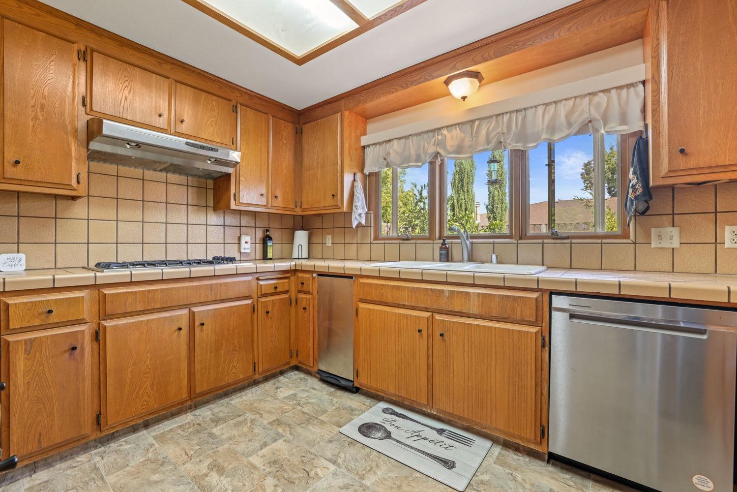 Detail Gallery Image 35 of 44 For 1449 Keagle Way, Lodi,  CA 95242 - 3 Beds | 2/1 Baths