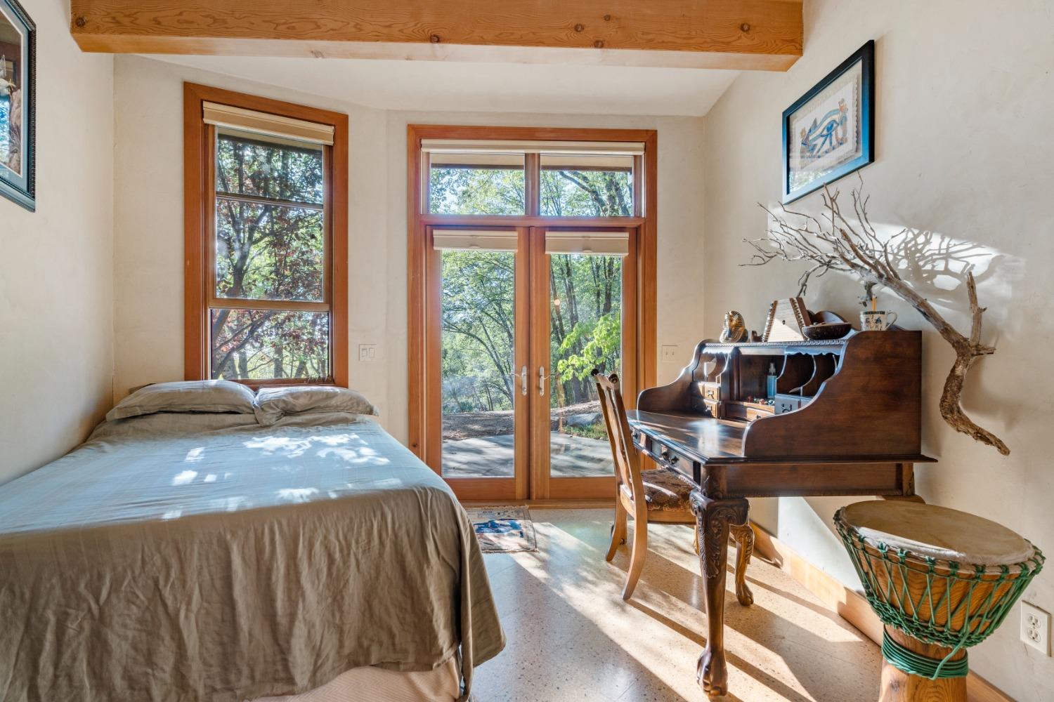 Detail Gallery Image 18 of 99 For 26630 Feather Ct, Nevada City,  CA 95959 - 5 Beds | 4/2 Baths