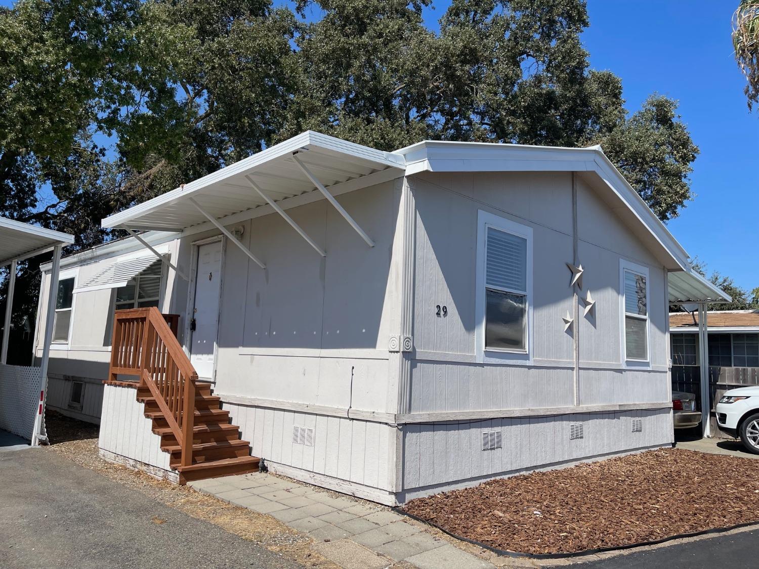 Detail Gallery Image 1 of 11 For 29 Hanover St, Citrus Heights,  CA 95621 - 3 Beds | 2 Baths