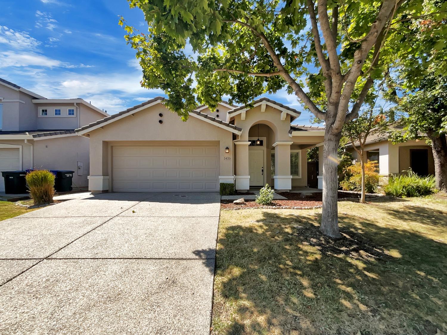 Detail Gallery Image 1 of 1 For 5435 Alvoca Way, Sacramento,  CA 95835 - 3 Beds | 2 Baths