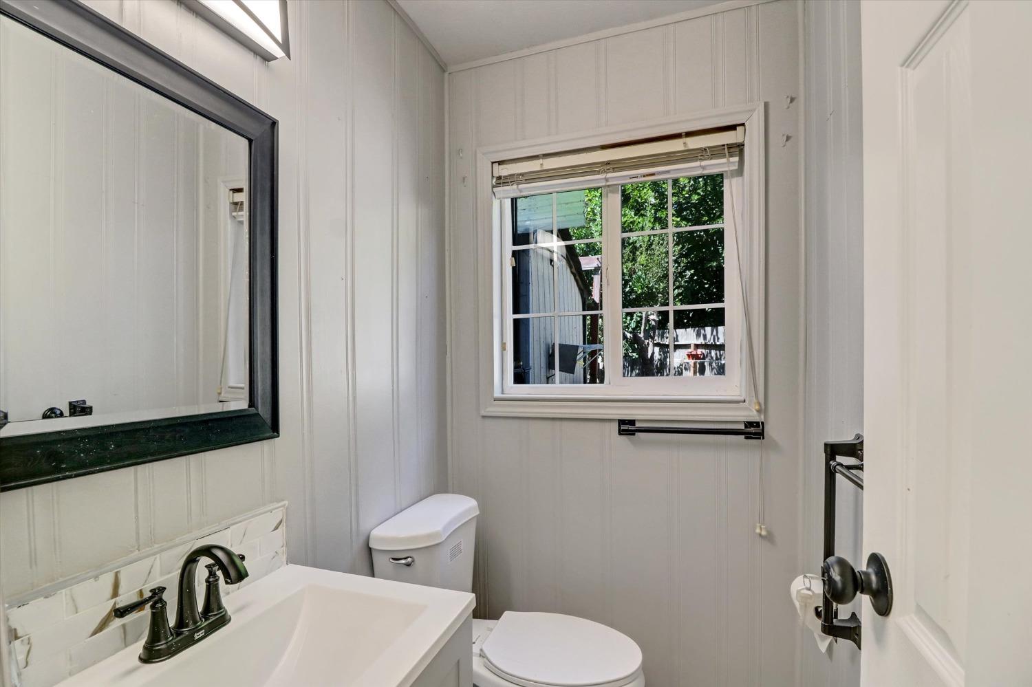 Detail Gallery Image 11 of 34 For 1084 Parkside Dr, Richmond,  CA 94803 - 3 Beds | 1/1 Baths