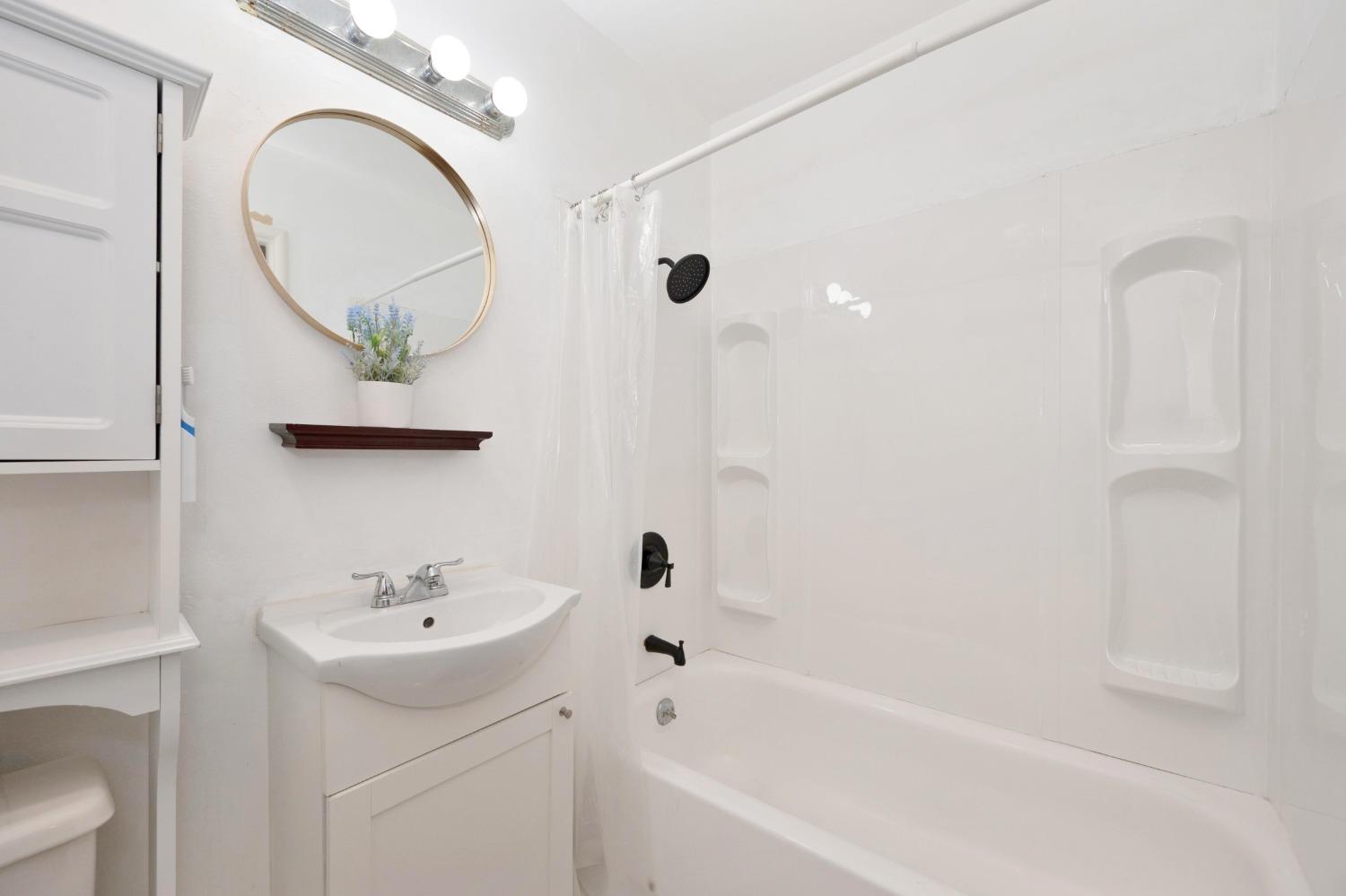 Detail Gallery Image 7 of 13 For 5626 Hillsdale Blvd a,  Sacramento,  CA 95842 - 2 Beds | 1/1 Baths